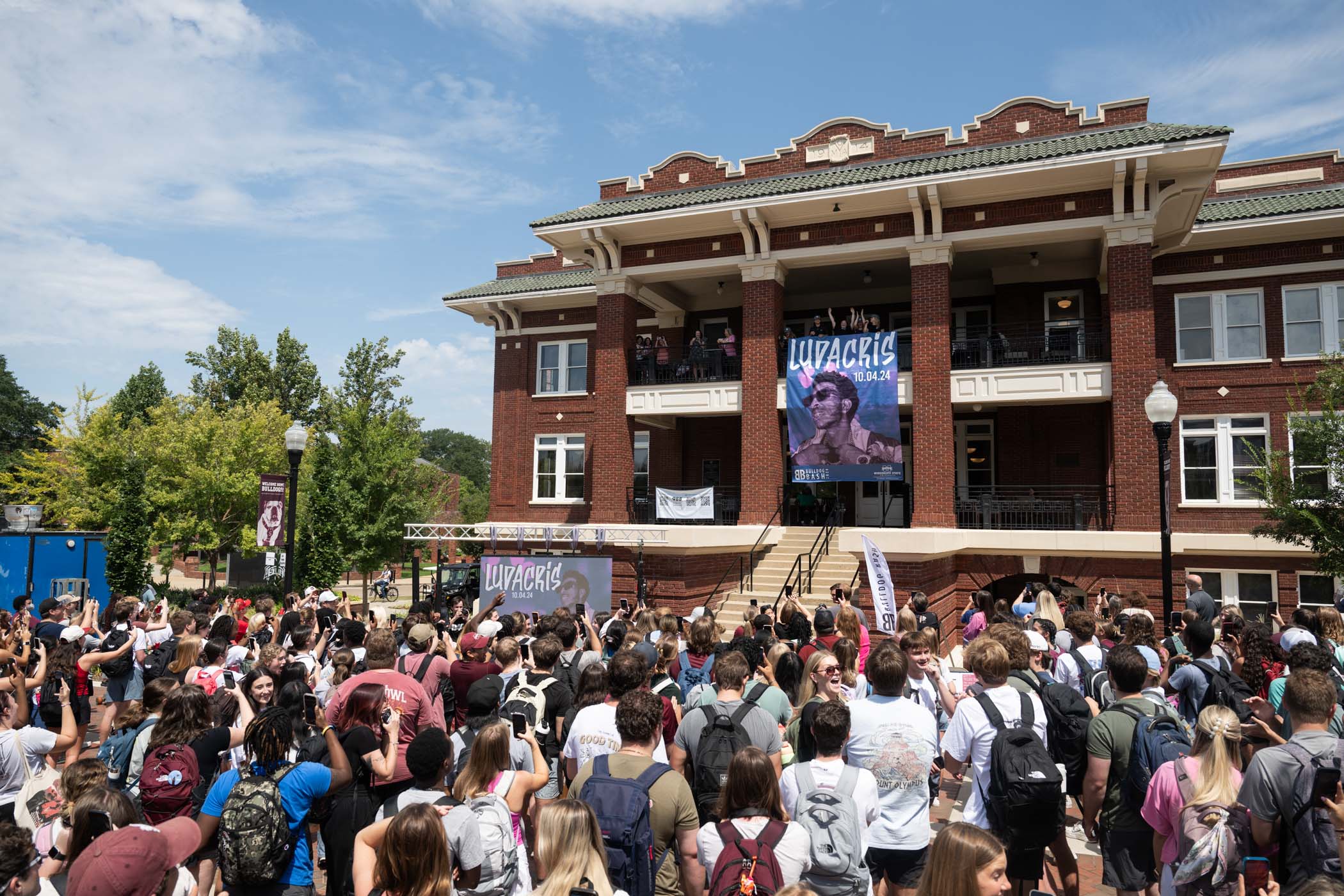 Mississippi State students gather at YMCA Plaza for this year’s Bulldog Bash headliner announcement—and it’s Ludacris! The rapper and award-winning actor will take the stage in Starkville on Oct. 4 for the state’s largest free outdoor concert, a Starkville and MSU tradition presented by the university’s Student Association. 