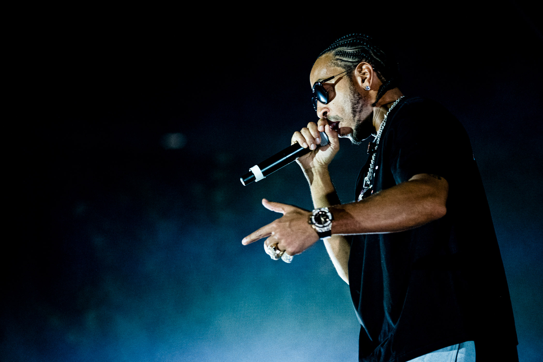 Hip-hop artist Ludacris sings during the 2024 Bulldog Bash