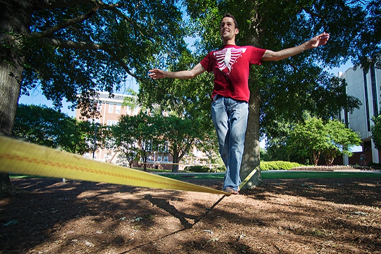 Slack-lining