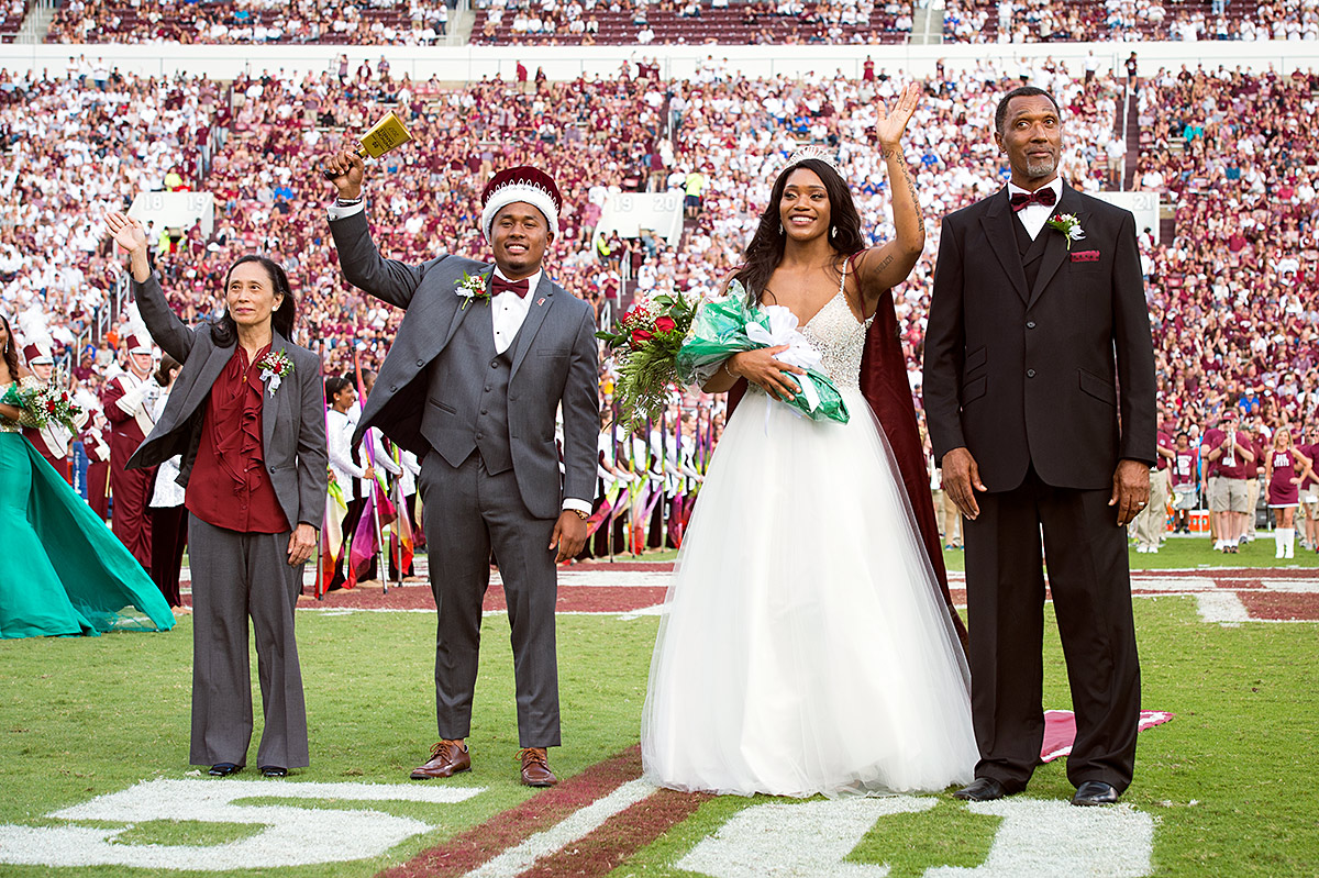 Homecoming King &amp;amp; Queen Wave to the Crowd