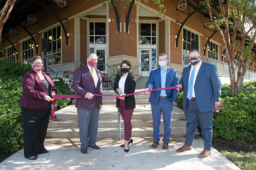 Leaders from Mississippi State and its MSU Barnes & Noble Bookstore hold a ribbon cutting ceremony