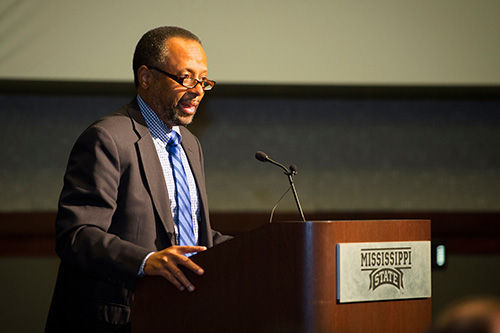 Earl Lewis (Photo by Russ Houston)