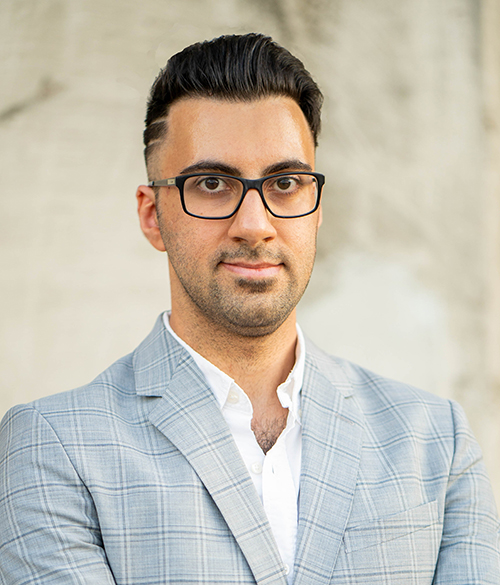 Studio portrait of Alireza Ermagun