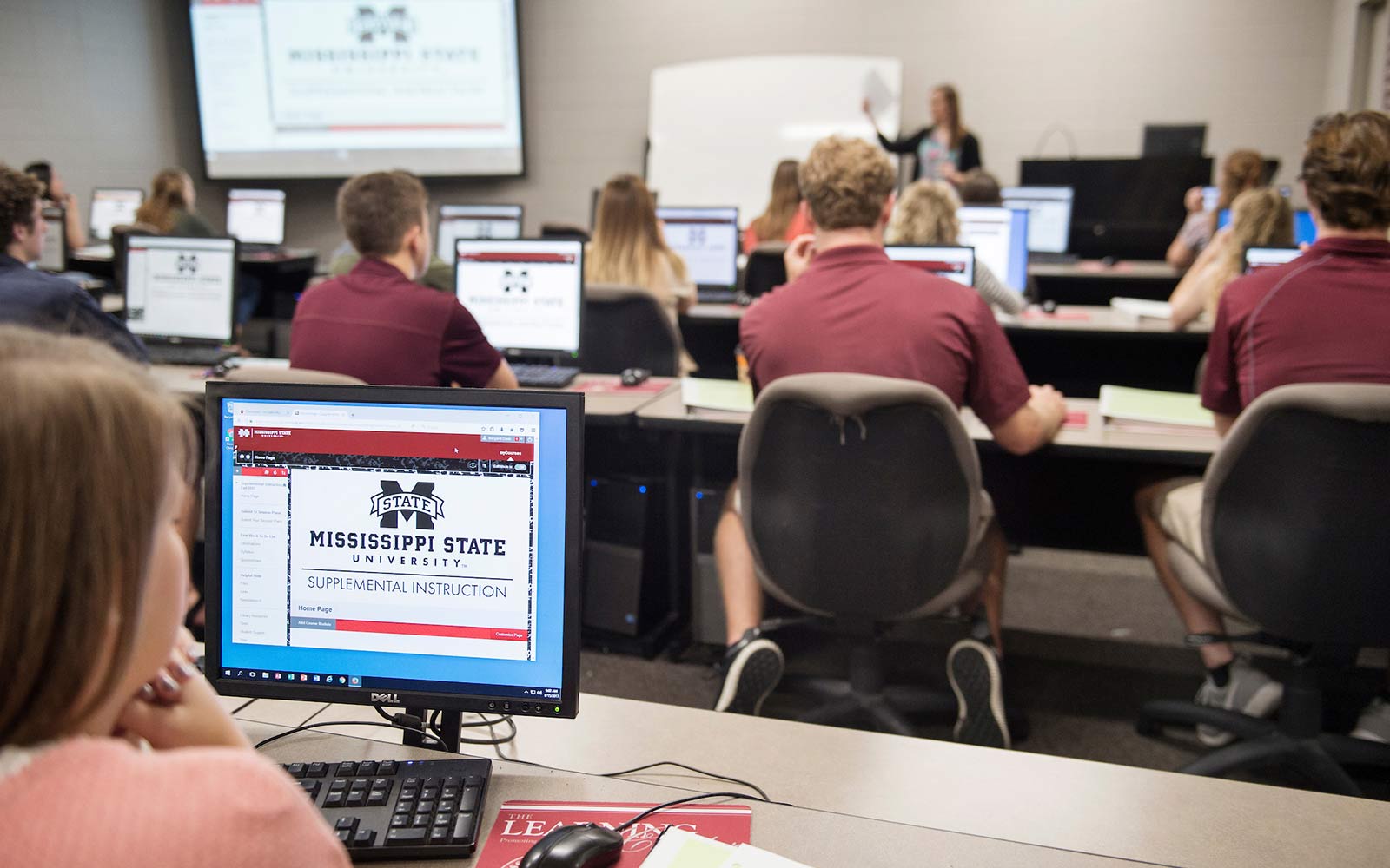 Dr. Chelsea Vincent trains student workers in Supplemental Instruction