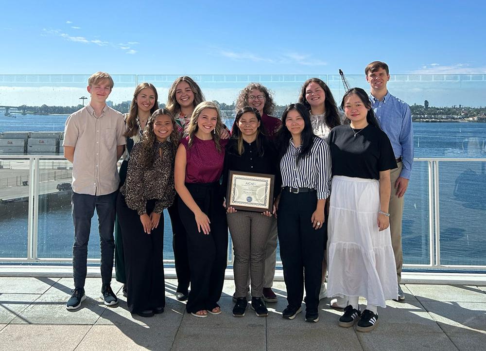 Members of Mississippi State’s AIChE student chapter pose with the Outstanding Chapter Award.