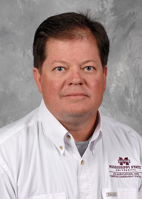 A portrait of Scott Langlois.